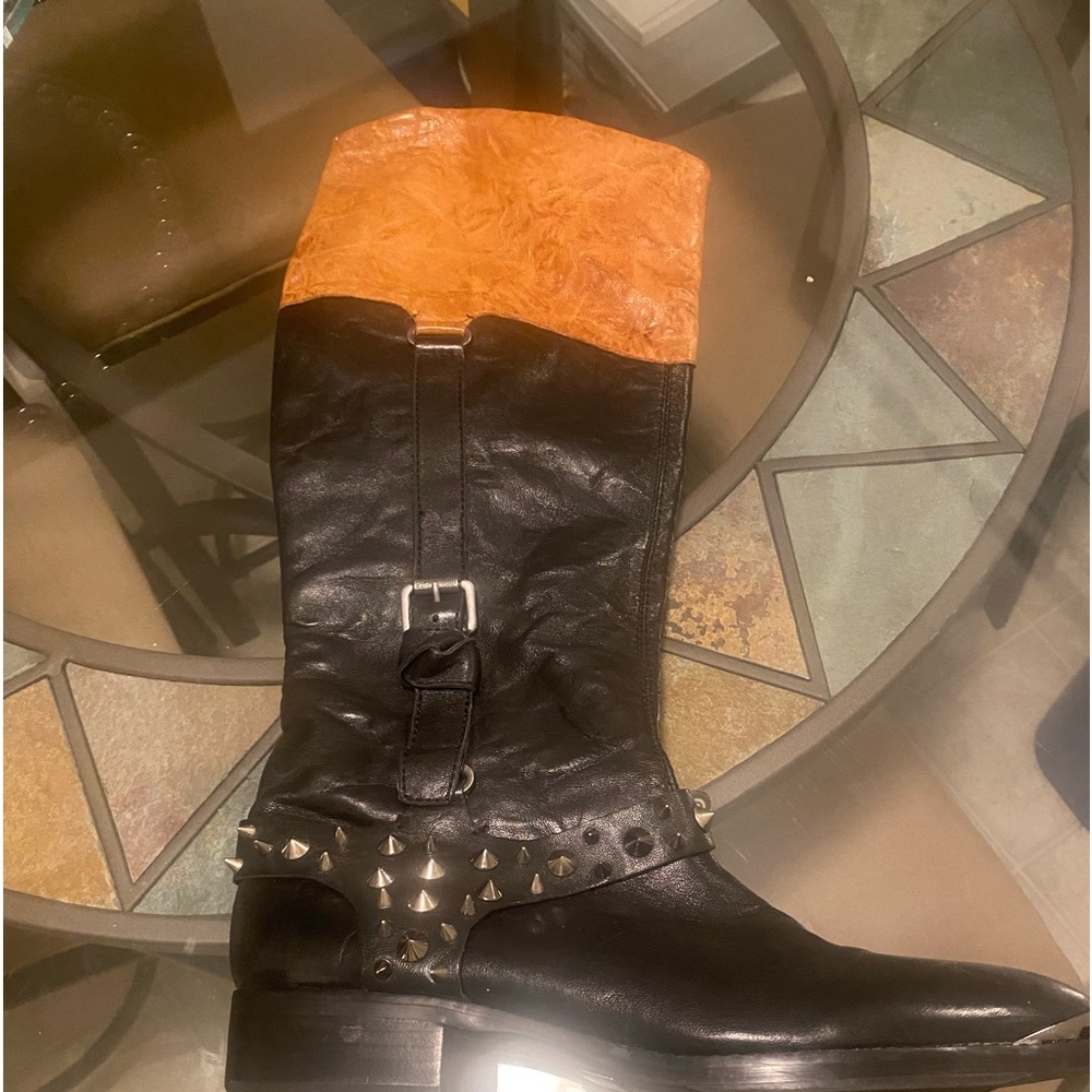 NEW STUNNING SAM EDELMAN Two Toned Studded black/burnished orange leather boots.